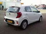 Foto 27 van Kia Picanto 1.0 MPi DynamicLine Staat in Hardenberg