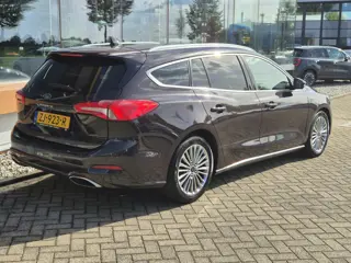Foto 17 van Ford Focus Wagon 1.0 EcoBoost Vignale / Winterpakket / 1ste eigenaar