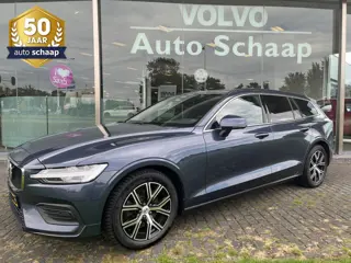 Volvo V60 2.0 B3 Core Automaat | Rijklaar incl 12 mnd Bovag | Donker glas Keyless Parkeersensoren vo