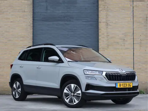 Škoda Karoq 1.5 TSI DSG Business Edition Plus | Pano | ACC | Trekhaak | Stoelverwarming |