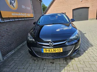 Foto 13 van Opel Astra Sports Tourer 1.7 CDTi S/S Business + (bj 2013)