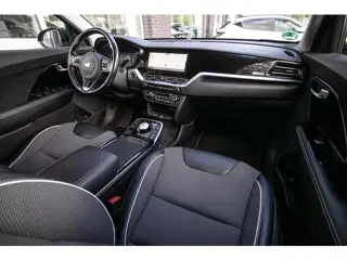 Foto 19 van Kia e-Niro DynamicLine 64 kWh | SOH 99,2% |3 Fase | all season banden