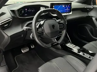 Foto 20 van Peugeot 2008 PureTech 130 GT EAT8 Automaat | Camera | Draadloze lader | Android Auto / Carplay
