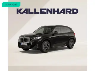 BMW iX1 eDrive20 - M-Sport - Pano - Trekhaak - ACC - Memoryzetel