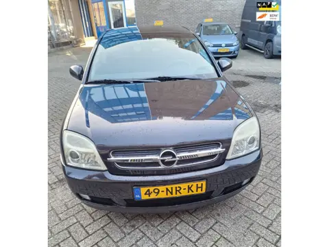 Opel Vectra 1.8-16V Comfort Navigator