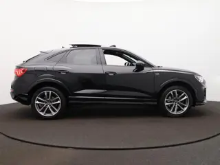 Foto 17 van Audi Q3 Sportback 45 TFSI e S Edition | S-line | Sonos | Panoramadak | Elek. Stoelen | Camera | Carp