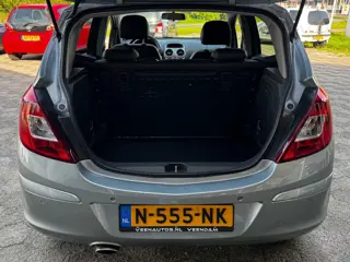 Foto 16 van Opel Corsa 1.2-16V Cosmo AUTOMAAT Cruise 5 Deurs Luxe