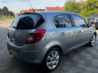 Foto 17 van Opel Corsa 1.2-16V Cosmo AUTOMAAT Cruise 5 Deurs Luxe