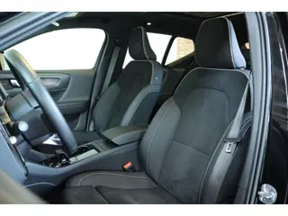 Foto 11 van Volvo XC40 Recharge Twin Ultimate 78 kWh | Panoramadak | Electrische bedienbare voorstoelen | Stoelv
