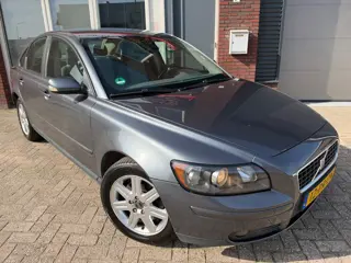 Volvo S40 2.4 Elite / AUT / Leder / PDC / AUT / Clima / Cruise / LM / NAP