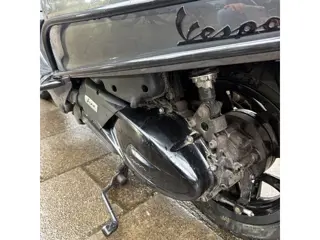 Foto 17 van Vespa Scooter Vespa Sprint 125 S ABS Custom Nardo Grey, super dikke custom motorscooter voorzien van