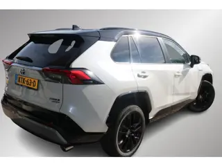 Foto 11 van Toyota RAV4 2.5 Hybrid AWD Bi-Tone, Innovation Pack, JBL Stoelverwarming, Elektrische laadklep, Blin