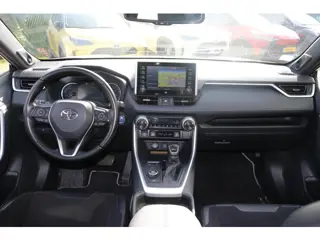 Foto 12 van Toyota RAV4 2.5 Hybrid AWD Bi-Tone, Innovation Pack, JBL Stoelverwarming, Elektrische laadklep, Blin