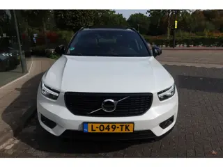Foto 17 van Volvo XC40 1.5 T5 262PK Recharge R-Design Plug-IN I Panorama I Trekhaak I All-Season