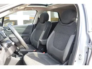 Foto 20 van Renault Captur 1.3 TCe Version S, Automaat, Climate, Cruise, Camera A, Dealer Onderhouden, PDC V+A,