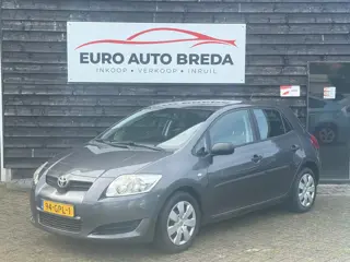 Toyota Auris 1.4-16V Terra
