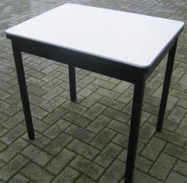 1x Bijzettafel 80x60cm.