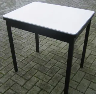 1x Bijzettafel 80x60cm.