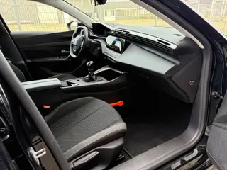 Foto 12 van Peugeot 308 SW 1.2 PureTech Active Pack Business