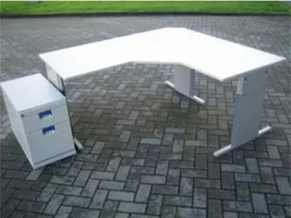 1x Hoekbureau 175x175x80