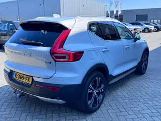 Foto 12 van Volvo XC40 2.0 B4 AWD R-Design | Schuifdak | Standkachel | Trekhaak | Full option!