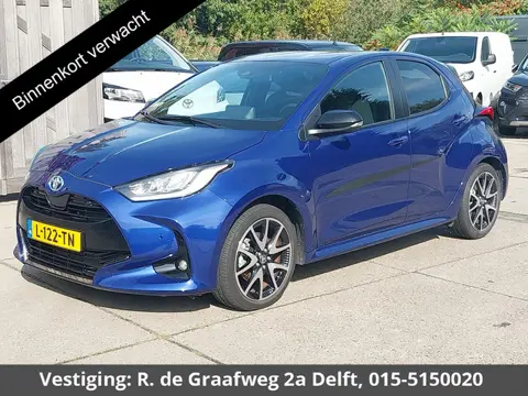 Toyota Yaris 1.5 Hybrid Executive | Navigatie | Stoelverwarming | Half Leder | Privacy Glas |