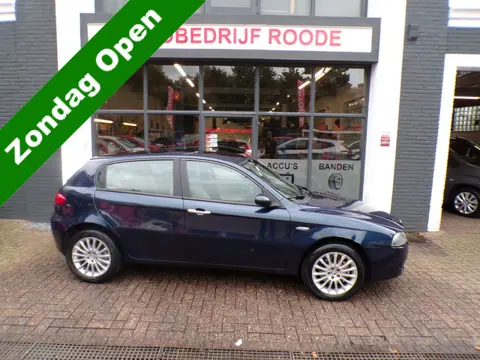 Alfa Romeo 147 1.6 T.Spark Business LEER,AIRCO,NW APK! ''ZONDAG OPEN''