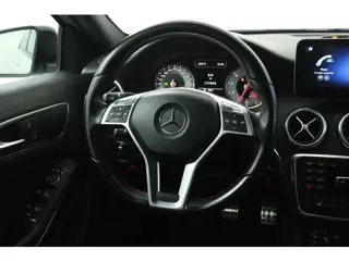 Foto 19 van Mercedes-Benz A-Klasse 180 Ambition (STOELVERWARMING, NAVIGATIE, PARKEERSENSOREN)