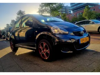 Foto 15 van Toyota Aygo 1.0-12V 5drs Airco ElecRam