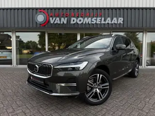 VOLVO XC60 2.0 T6 Plug-in hybrid AWD Inscription Expression - SOH 96 Pano Leder Trekh. Camera