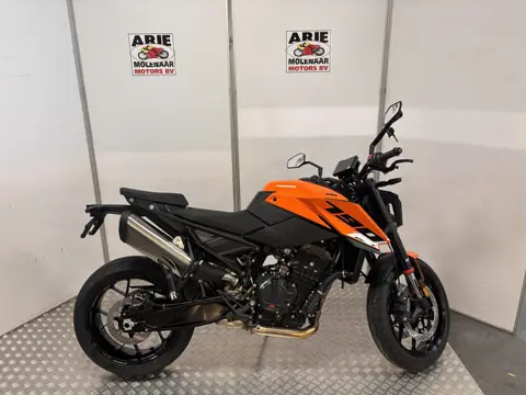 KTM 790 Duke L (bj 2027)