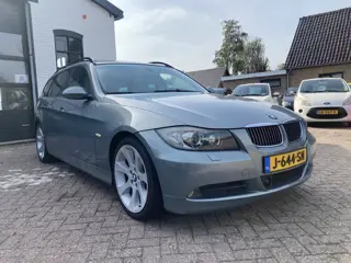 Foto 14 van BMW 3-serie Touring 325i Executive bomvolle auto, Panodak cruise, clima, Leer, i drive, bj 2005