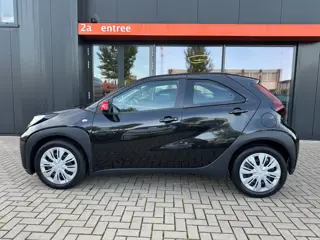 Foto 18 van Toyota Aygo X 1.0 VVT-i MT | Camera | Adaptive cruise | Carplay