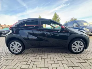 Foto 13 van Toyota Aygo X 1.0 VVT-i MT | Camera | Adaptive cruise | Carplay