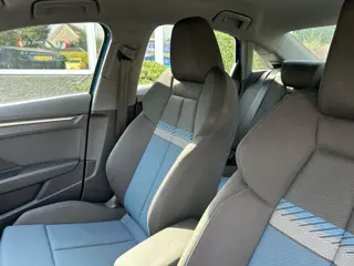 Foto 6 van Audi A3 Limousine 30 TFSI Business edition (bj 2021)