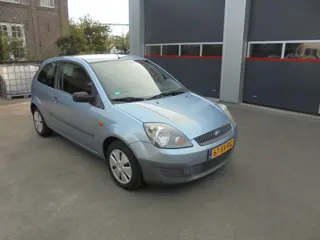 Foto 12 van FORD FIESTA 1.3-8v champion  INRUILKOOPJE