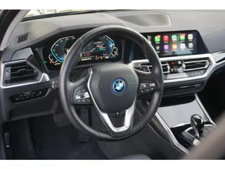 Foto 19 van BMW 3-serie Touring 330e | trekhaak | ACC