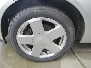 Foto 17 van Ford Fiesta 1.4-16V First Edition incl nwe apk, nwe banden,