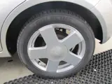 Foto 25 van Ford Fiesta 1.4-16V First Edition incl nwe apk, nwe banden,