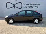 Foto 27 van Ford Focus 1.6 Trend | AIRCO | APK