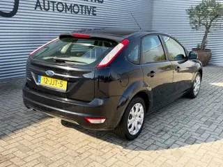 Foto 11 van Ford Focus 1.6 Trend | AIRCO | APK