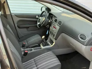 Foto 19 van Ford Focus 1.6 Trend | AIRCO | APK