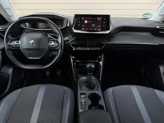Foto 17 van Peugeot 2008 Peugeot 2008 1.2 PureTech 130pk Allure | Distr. verv. | i-Cockpit 3D | Trekhaak | All S