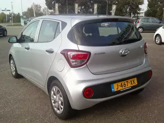 Foto 19 van Hyundai i10 1.0i i-Motion Comfort Staat in Hardenberg