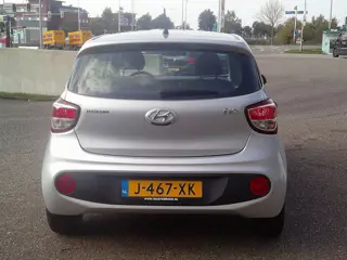 Foto 18 van Hyundai i10 1.0i i-Motion Comfort Staat in Hardenberg