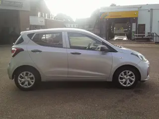 Foto 16 van Hyundai i10 1.0i i-Motion Comfort Staat in Hardenberg