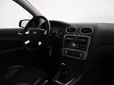 Foto 23 van Ford Focus 1.6-16V TITANIUM + TREKHAAK | CLIMATE CONTROL | CRUISE CONTROL | LMV