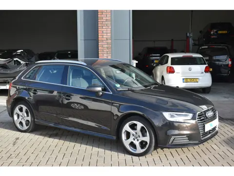 Audi A3 Sportback 1.4 e-tron Sport Pro Line plus MARTIX LAMPEN