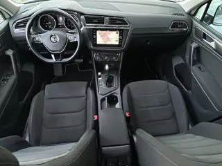 Foto 17 van Volkswagen Tiguan 1.5 TSI ACT Highline Business R | R-Line | Trekhaak | Navigatie | Stoelverwarming