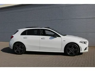 Foto 20 van Mercedes-Benz A-Klasse 250 e AMG Pakket AMG NightPakket (Pano Sportleder/Memory Carplay Widescreen C